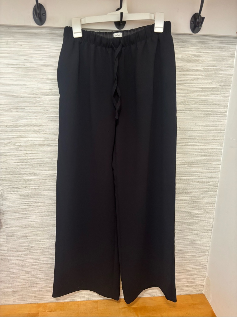 Aritzia The Lodge Pant crepette wide leg women medium black - Picture 5 of 7